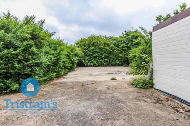 References Pending - 4 bed Detached House - Photo 1
