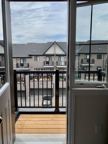 For Lease - 594 Murrell Boulevard, East Gwillimbury, Ontario - Photo 4