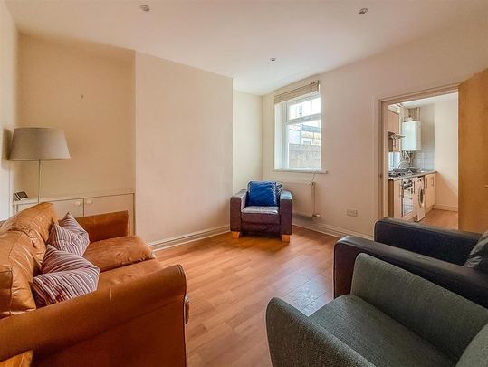 3 bedroom terraced house to rent - Photo 1