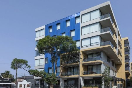 Ultra Modern Light Filled Apartment - Photo 5