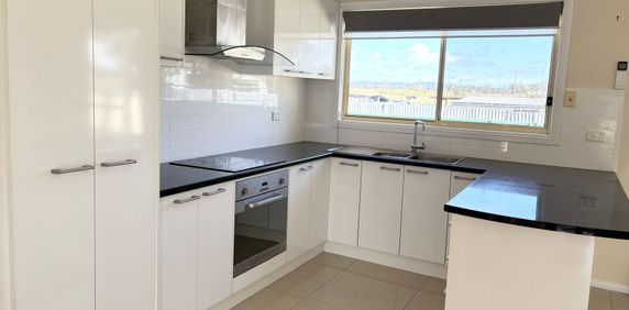 Modern Living - Photo 2