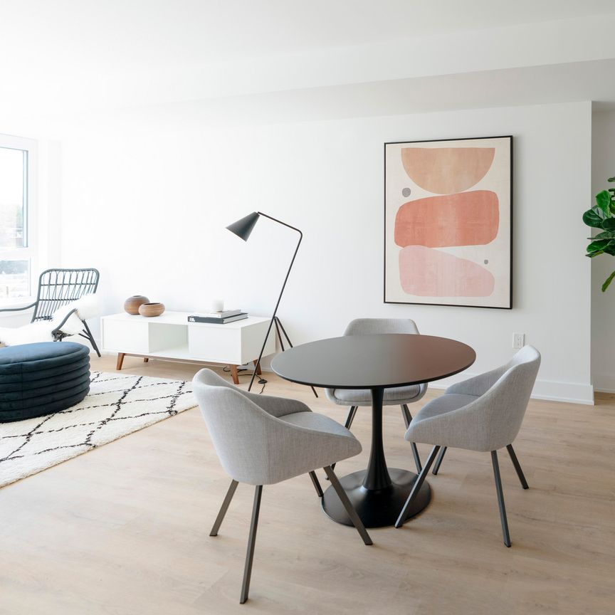 929 Richmond — 1 Bedroom - Photo 1
