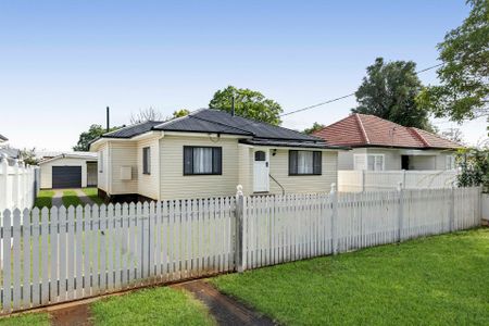 21 Charlotte Street, NEWTOWN - Photo 2