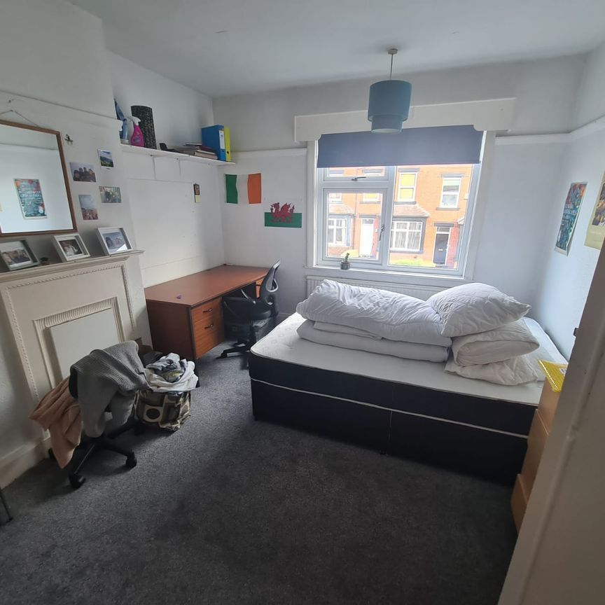 4 Bed - 51 Estcourt Avenue, Headingley, Leeds - LS6 3ET - Student - Photo 1