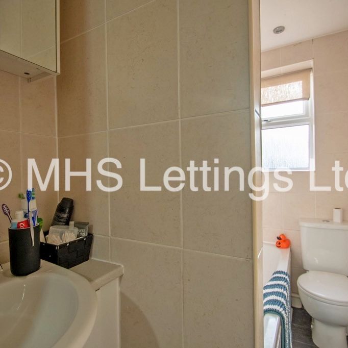 Flat B, Regent Lodge, Leeds, LS6 2DZ - Photo 1