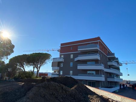 Location Appartement 1 pièce 37m² FREJUS 83600 - Photo 5