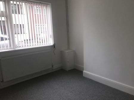 4 bedroom terraced house to rent - Photo 4