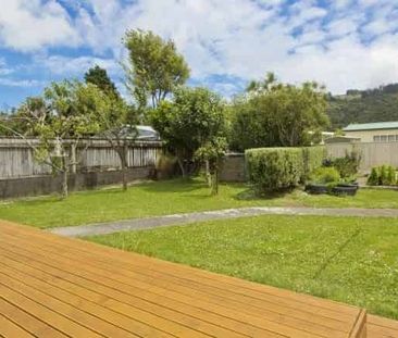 3BR Home with Garden & Garage! - Photo 3