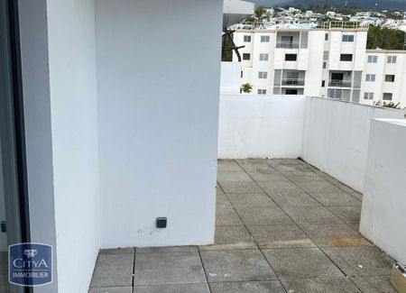 Location Appartement 4 pièces 72m² STE CLOTILDE 97490 - Photo 4