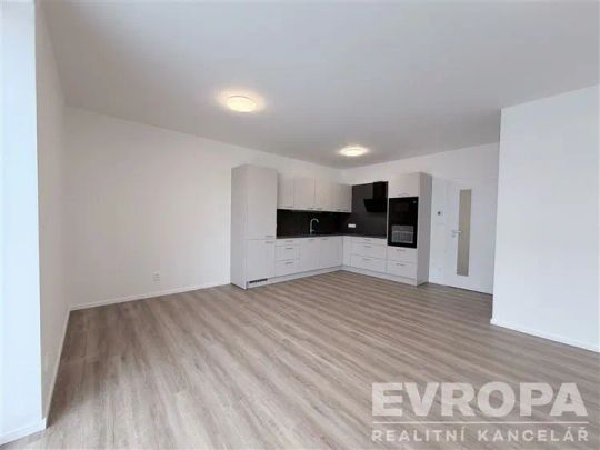 Pronájem bytu 2+kk o velikosti 69 m - Photo 1