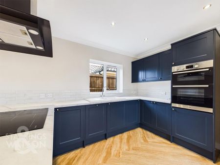 3 bedroom detached bungalow to rent - Photo 5
