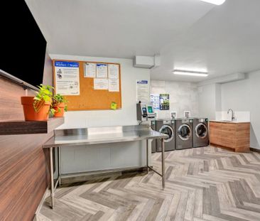 Lancaster House - Photo 3