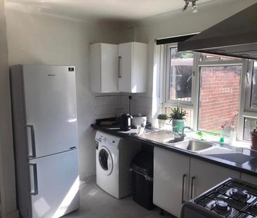Room in a Shared House, Tarling Road, E16 - Photo 5