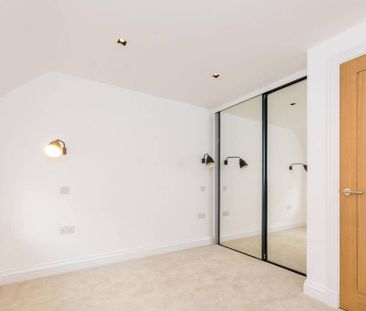 2 bedroom maisonette to rent - Photo 2