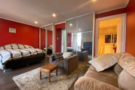 HUGE FURNISHED TOWNHOUSE - 3BR + 2BATH + ROOFTOP GARDEN! - Photo 4