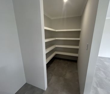 Brand New Family Home in Peaceful Ravenswood – Ready to Move In! - Photo 2