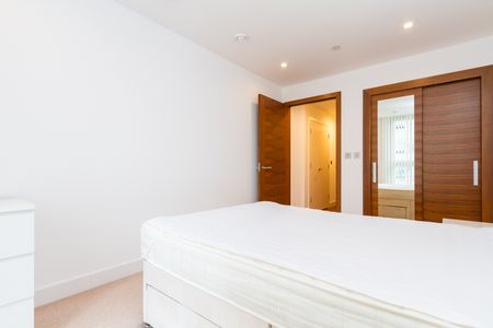 HAYES APARTMENTS CARDIFF CITY CENTRE FULLY FURNISHED APARTMENT - Photo 2