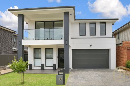 Brand New- Elegant Massive Family Home with Luxurious Features - Perfectly Located&excl;&excl;&excl; - Photo 3