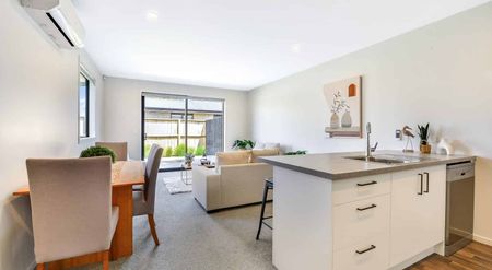 Family Living, Close to the Hospital - Photo 4