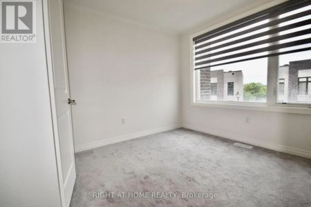 37 QUEENPOST DRIVE - Photo 3