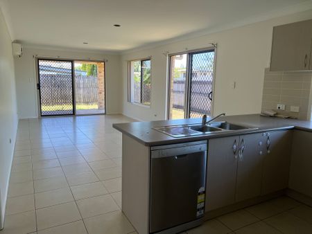 Your Next Family Home Awaits in North Mackay! - Photo 5