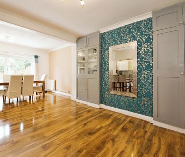 4 Bed Terraced House, West Court, HA0 - Photo 4