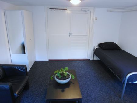 74-02 - Photo 2