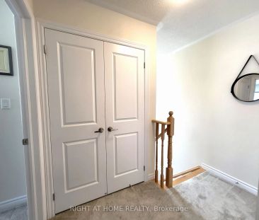 Condo Townhouse For Lease | E9284070 - Photo 6