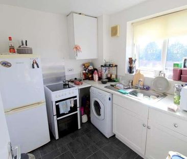 Lowestoft Drive, Slough, SL1 - Photo 2