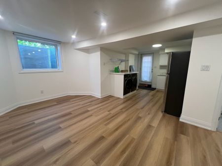 For Lease - 2807 Guilford Crescent Unit# Basement, Oakville, Ontario - Photo 2