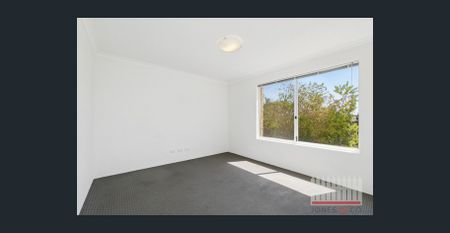 Spacious Family Home in a Prime Yanchep Location - Photo 3