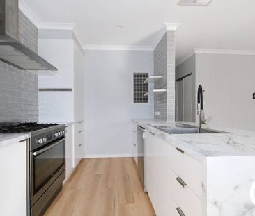 LOVELY HOME IN GOOD LOCATION! - Photo 1