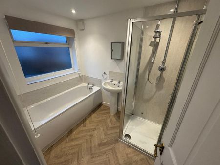 3 bedroom semi-detached house to rent - Photo 5