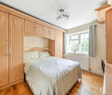 Springfield Avenue, Hampton, TW12 - Photo 3