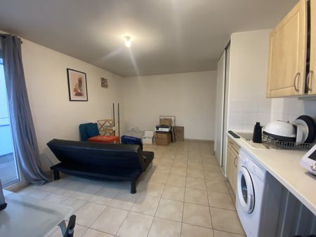 Location Appartement 3 pièces 53m² LYON 9ème - Photo 3