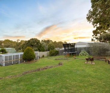 Spacious Family Living in a Peaceful Cul-de-Sac - Photo 3