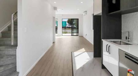 Make this your home! - Photo 4