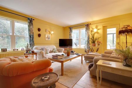 5 bedroom detached house to rent - Photo 4