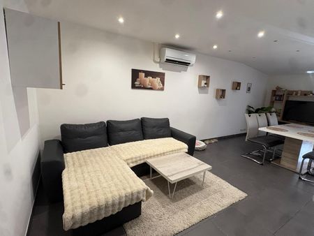 Location Appartement 3 pièces 53m² ST MAXIMIN LA STE BAUME 83470 - Photo 2