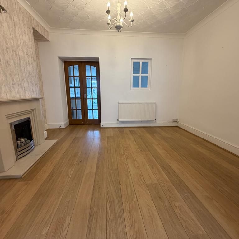 3 bedroom terraced house to rent - Photo 1