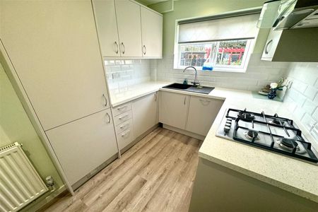 Colne Avenue, SO16 - Photo 2