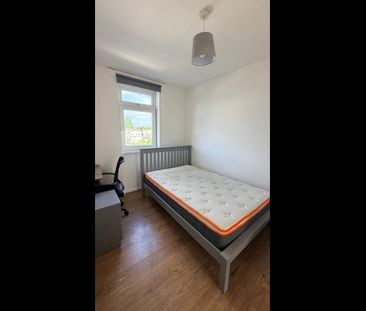 4 Bed Terraced House, Manchester Road, E14 - Photo 6