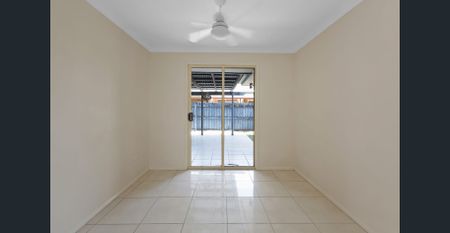 SPACIOUS FOUR BEDROOM HOME PLUS GRANNY FLAT - Photo 3