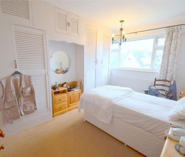 3 bedroom semi-detached house to rent - Photo 4