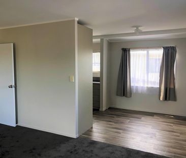 Unit 2, 45 Templeton Place, Clendon Park, Auckland - Photo 5