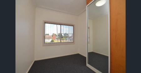 Well Presented Family Home!! - Photo 3