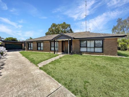 16 Warratta Avenue, Delacombe - Photo 2