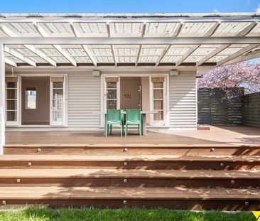 Spacious 4-Bed, 2-Bath Kohimarama Home - Family Friendly, Double Ga... - Photo 1