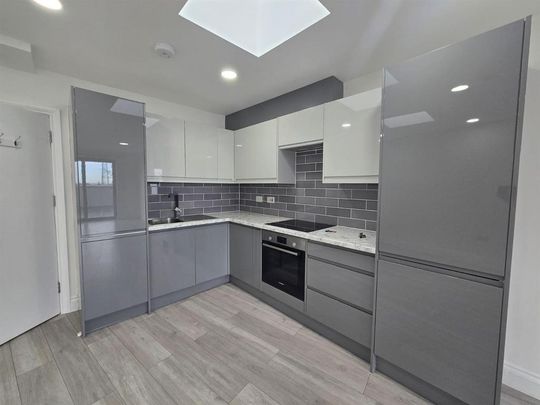 3 bedroom flat to rent - Photo 1