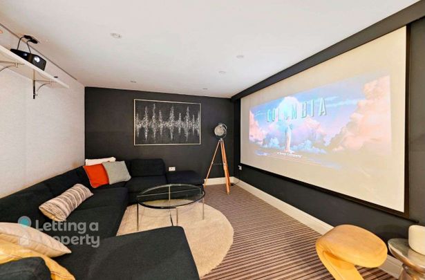 Lynwood Drive Room 1 - Photo 1